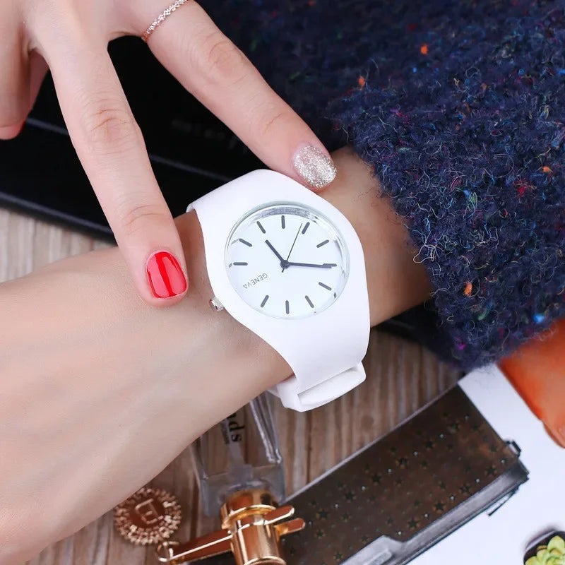 Reloj Casual de Cuarzo con Correa de Silicona